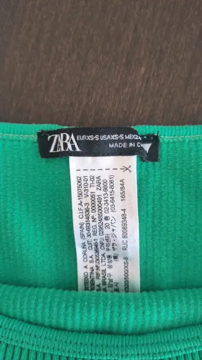 Top corto verde Zara de canalé - miniatura 2
