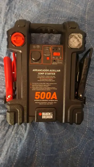 Arrancador auxiliar Black & Decker 500A - miniatura 1