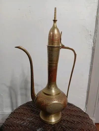 Antigua Jarra de bronce/latón hindu,con tapa 35cm - miniatura 1
