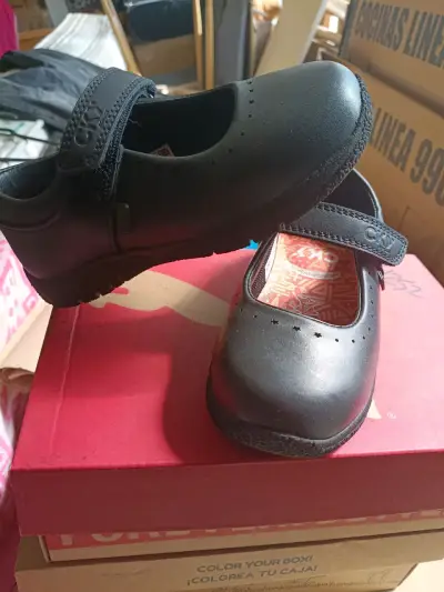 Zapatos escolares negros CKY para niña - miniatura 1