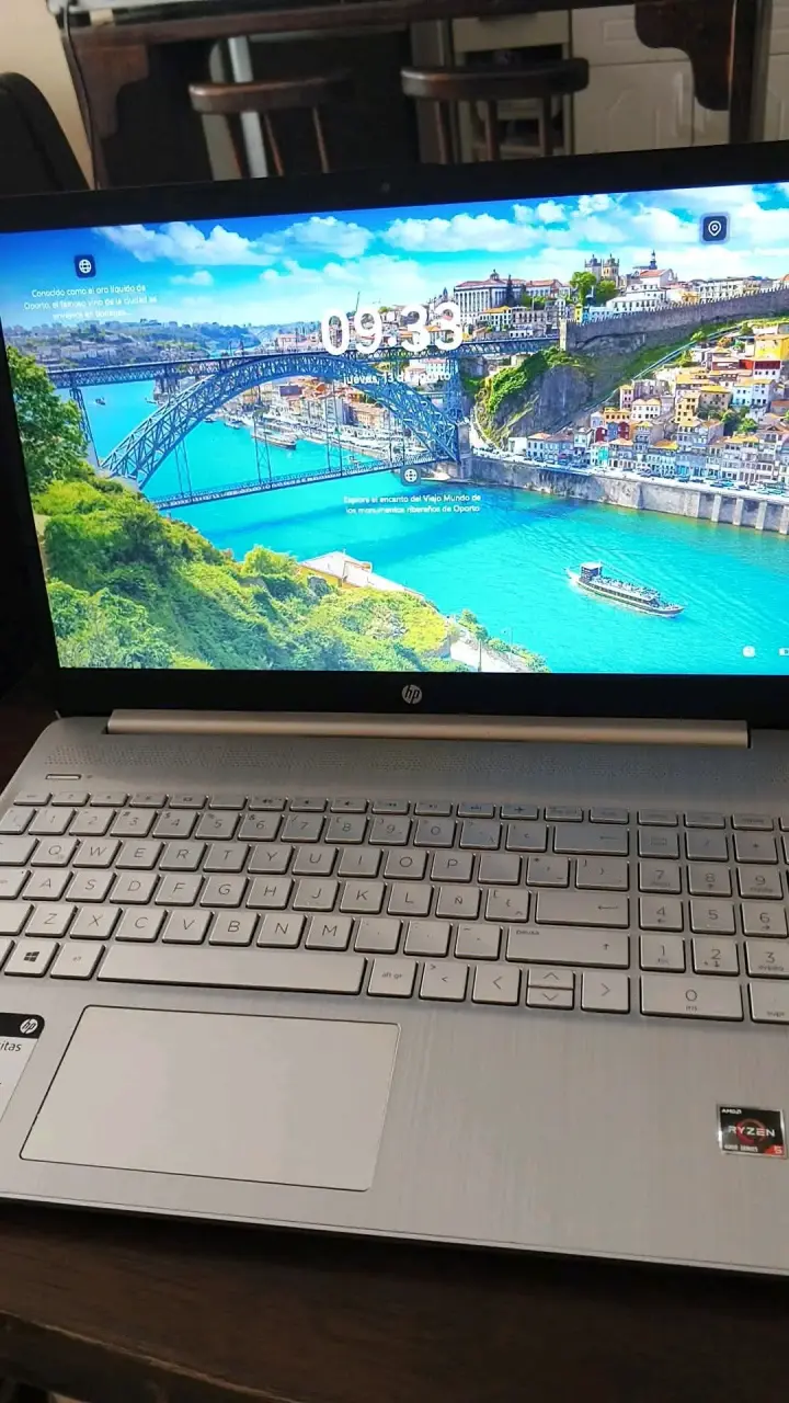 Laptop HP con procesador AMD Ryzen 5