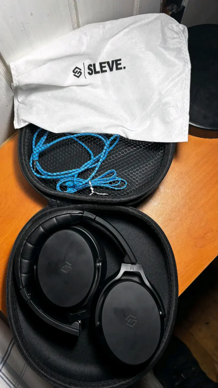 Audífonos Bluetooth Sleve con Estuche - 2