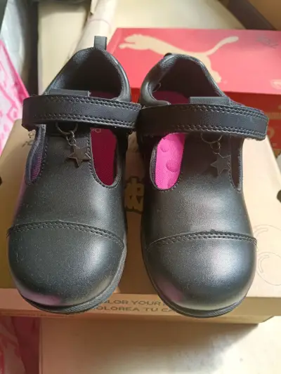 Zapatos escolares negros para niña Bubblegummers - miniatura 1