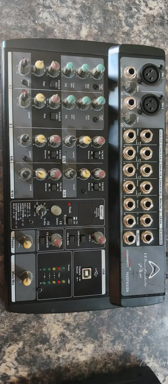 Mezclador de Audio Wharfedale Pro 1002FXUSB