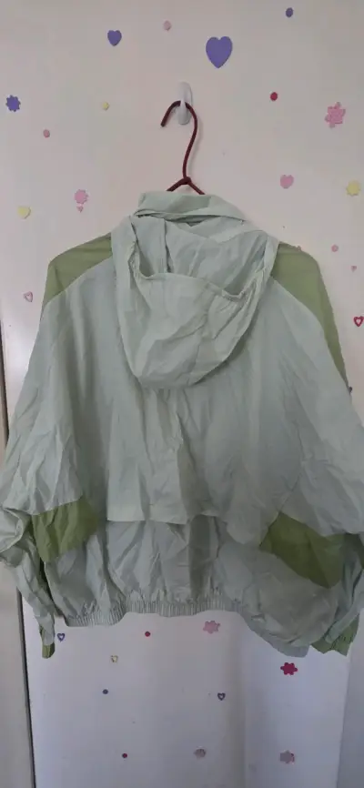 Cortaviento Adidas verde con capucha - miniatura 1