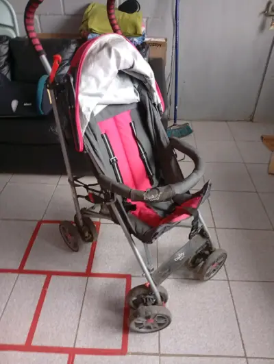 Coche de paseo Baby Way rojo y negro - miniatura 1