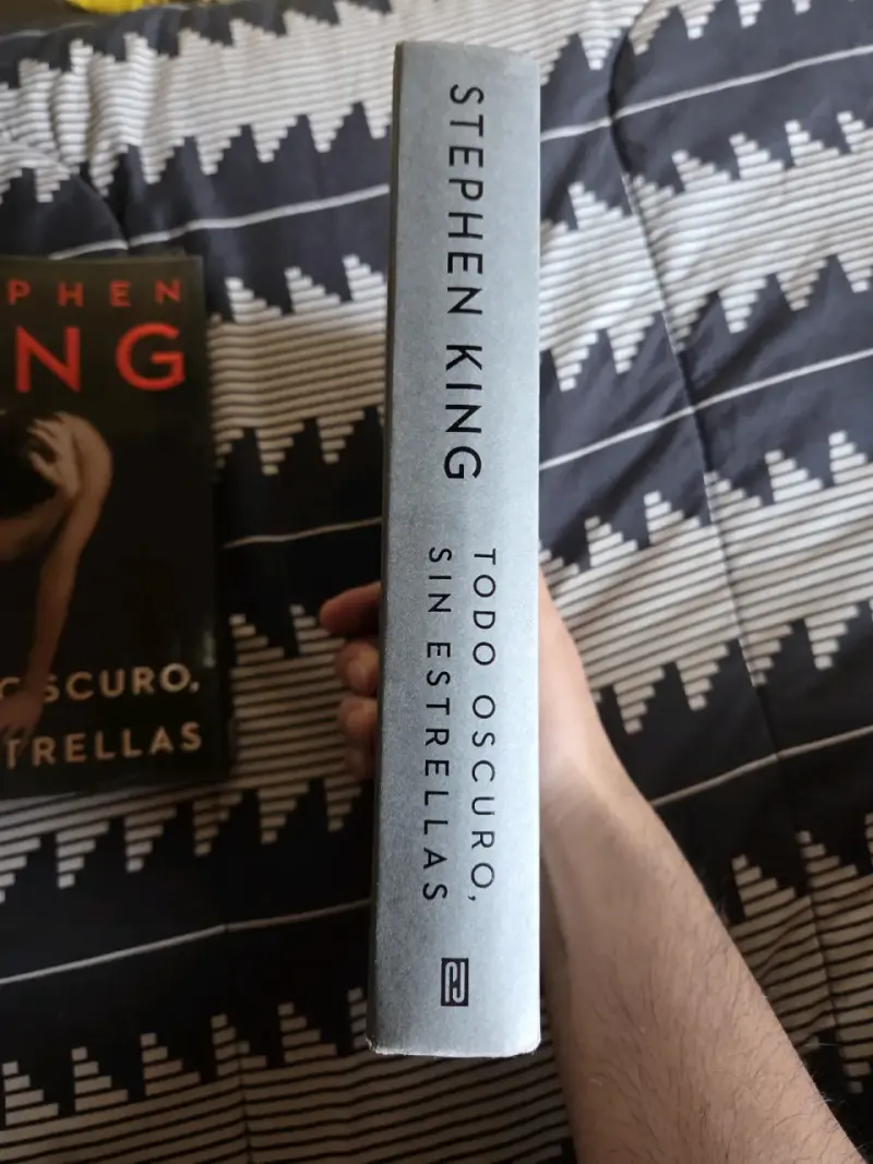 Libro 'Todo Oscuro, Sin Estrellas' de Stephen King - 3
