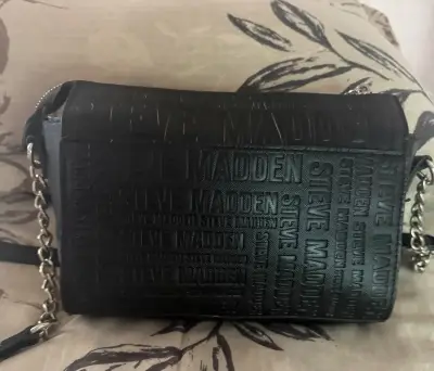 Cartera negra Steve Madden con correa de cadena - miniatura 3