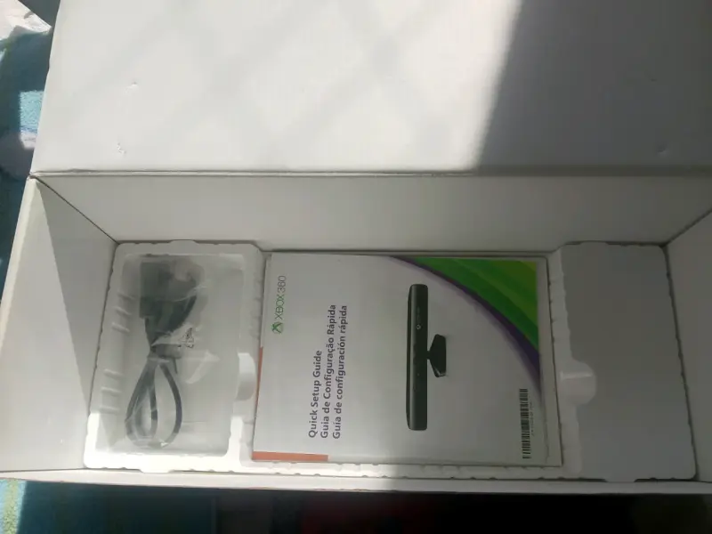 Sensor Kinect para Xbox 360 con juego incluido - 2