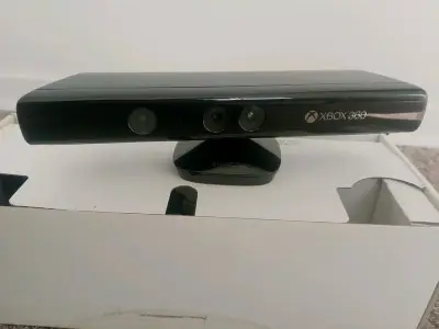 Sensor Kinect para Xbox 360 con juego incluido - miniatura 5