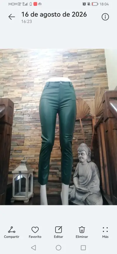 Pantalones verdes de cuero sintético para mujer - miniatura 1