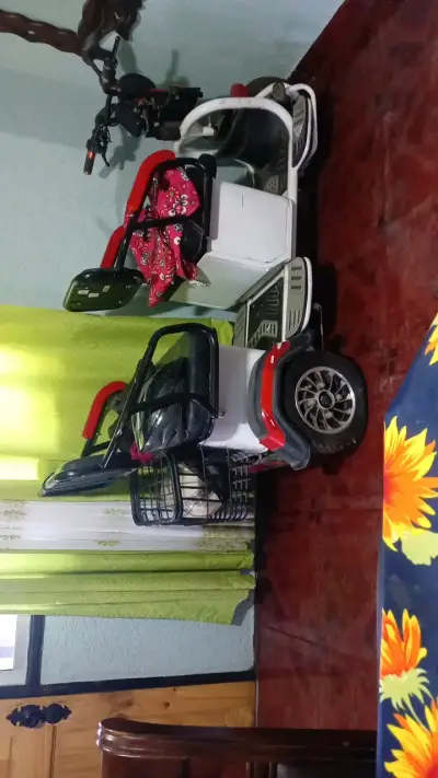 Scooter eléctrico de tres ruedas para adultos - miniatura 1