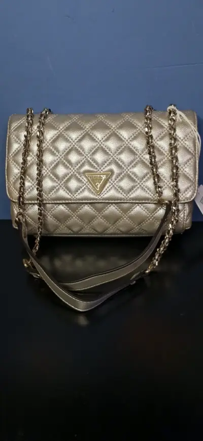 Cartera Guess dorada con cadena elegante - miniatura 1