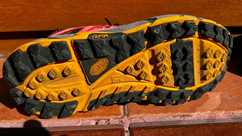 Zapatillas de trail running Hoka One One rojas - 2