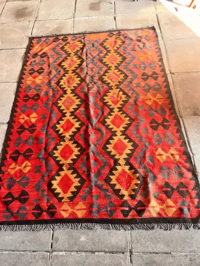 Alfombra kilim de lana con diseño geométrico - miniatura 1