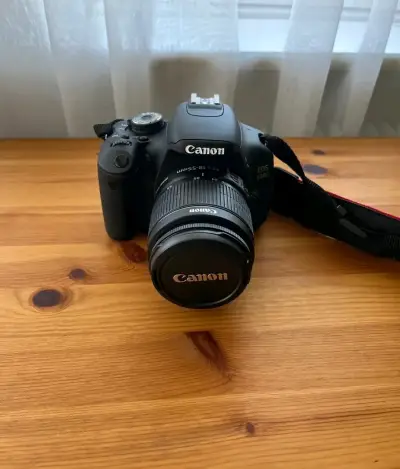 Cámara Canon EOS con lente y accesorios - miniatura 6
