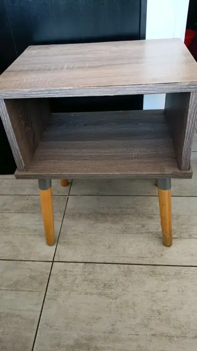 Mesa de Madera con Estante Inferior - miniatura 1