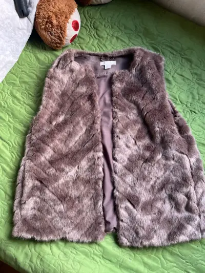 Chaleco de piel sintética y chaqueta rosa - miniatura 1
