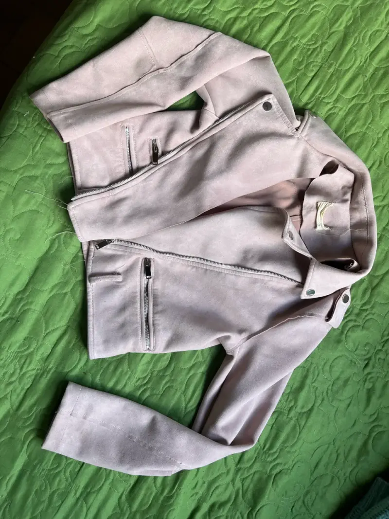 Chaleco de piel sintética y chaqueta rosa - 2