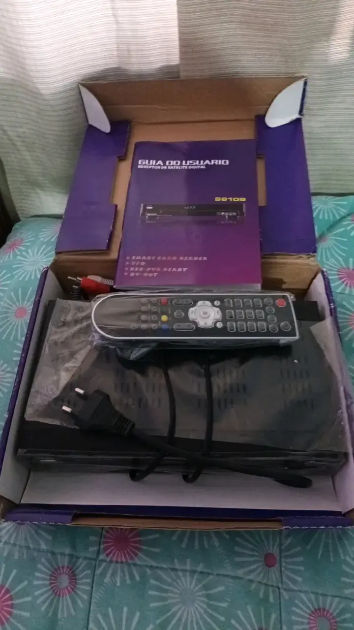 Receptor Satelital Digital S810B con Control Remoto - 2