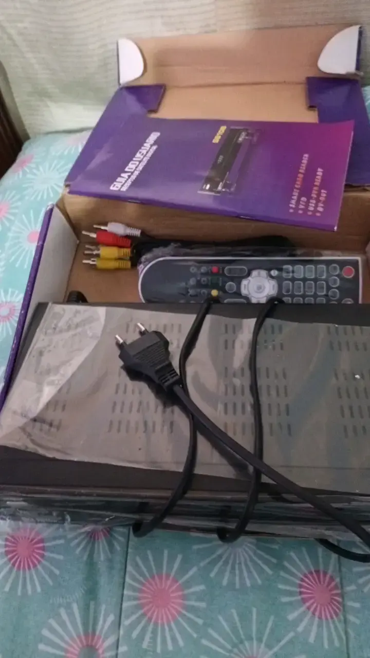 Receptor Satelital Digital S810B con Control Remoto - 4