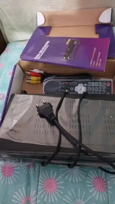 Receptor Satelital Digital S810B con Control Remoto - miniatura 4