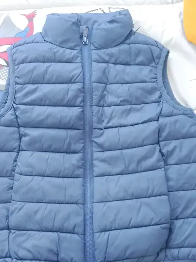 Chaleco acolchado azul sin mangas para hombre - miniatura 2