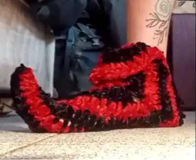 UNICAS!! Pantuflas de Duende tejidas a mano - miniatura 3