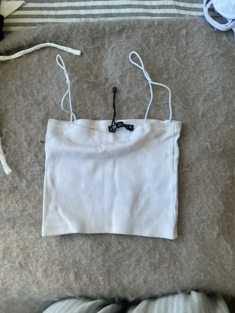 Top corto blanco de tirantes Zara
