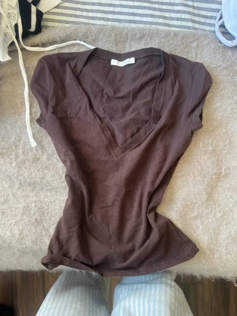 Polera marrón ZARA  cuello en V
