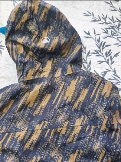 Chaqueta impermeable estampada para hombre - miniatura 2
