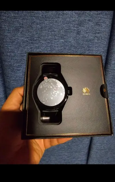 Huawei Watch Buds con correa de cuero - miniatura 2