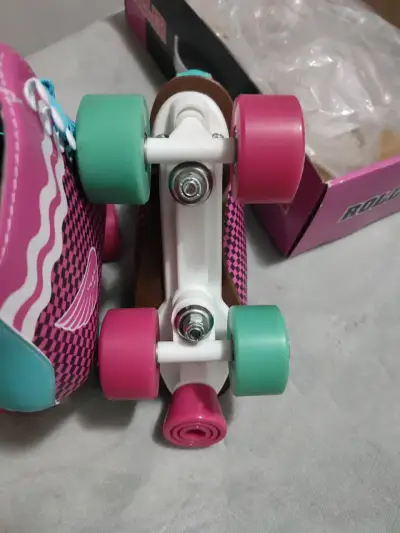 Patines de cuatro ruedas rosas y turquesas para niñas - miniatura 4
