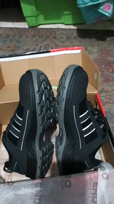 Zapatos de seguridad Enduro negros con suela antideslizante - miniatura 4