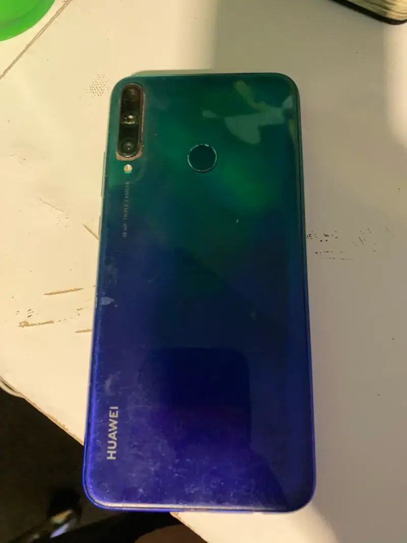 Huawei Y7p con pantalla rota - 3