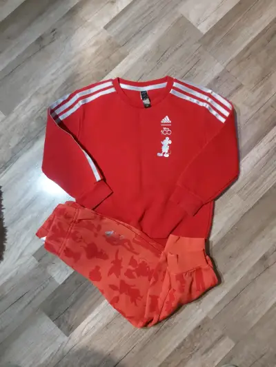 Conjunto infantil Adidas Disney Rojo - miniatura 1