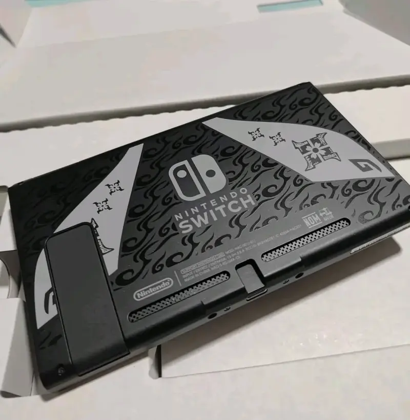 Consola Nintendo Switch Edición Monster Hunter Ris - 2