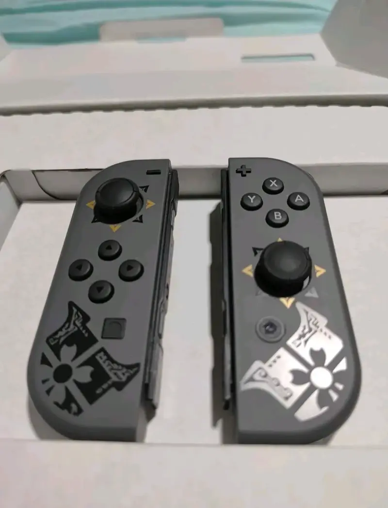 Consola Nintendo Switch Edición Monster Hunter Ris - 3
