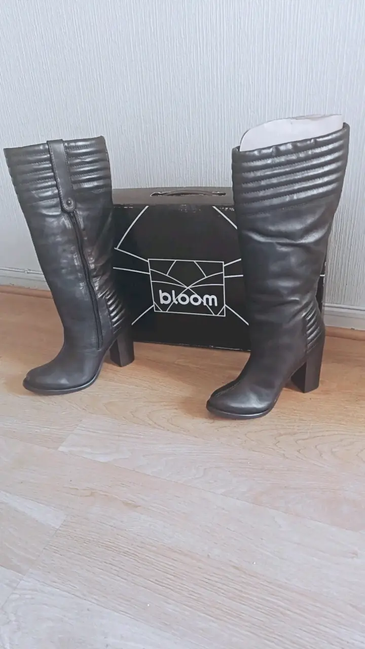 Botas de cuero negras con tacón alto - 2
