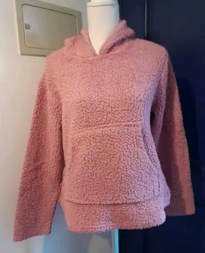 Polerón de lana rosado con capucha - miniatura 1