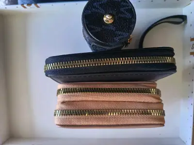 Set de billeteras y monedero de cuero sintético - miniatura 2