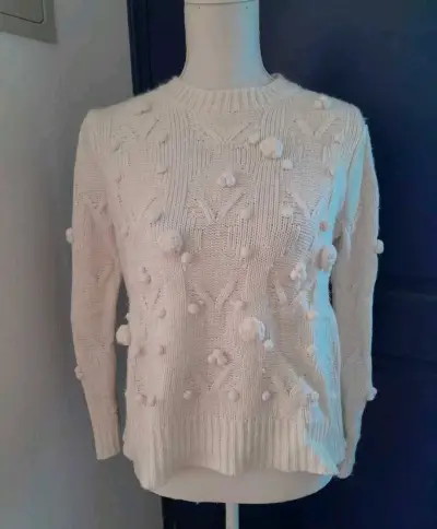 Suéter de punto con pompones beige - miniatura 1