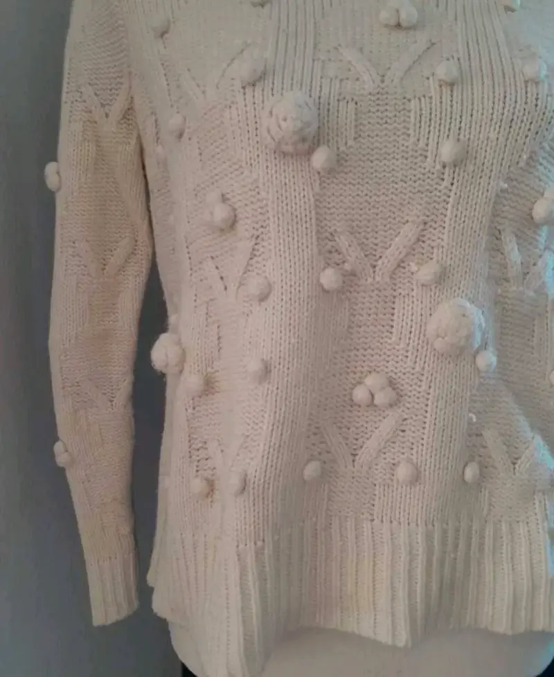 Suéter de punto con pompones beige - 3