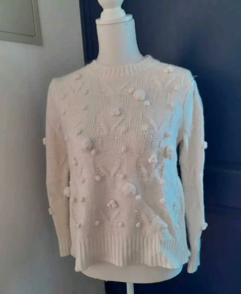 Suéter de punto con pompones beige - 4