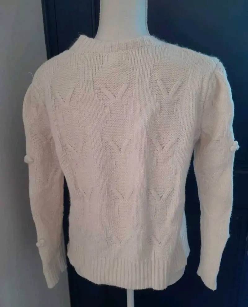 Suéter de punto con pompones beige - 5