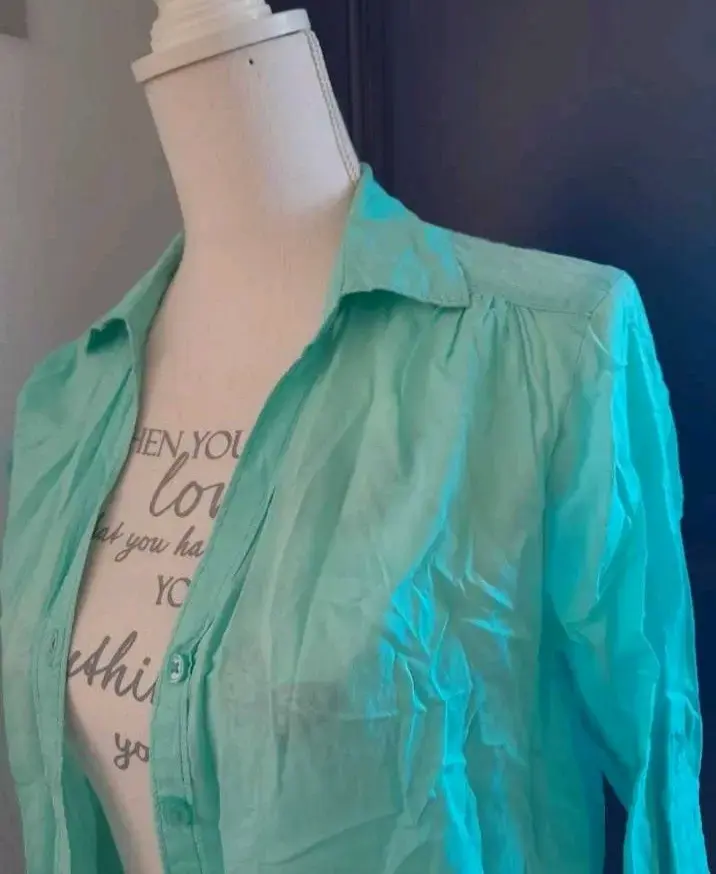 Blusa celeste de manga larga para mujer - 4