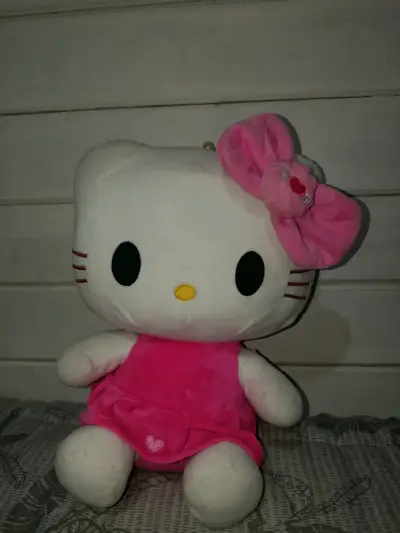 Peluche de hello Kitty con vestido rosa y lazo - miniatura 2