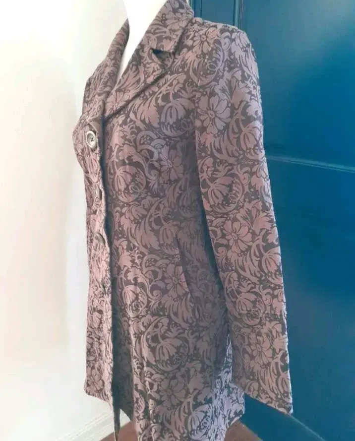 Abrigo de mujer con diseño floral - 4