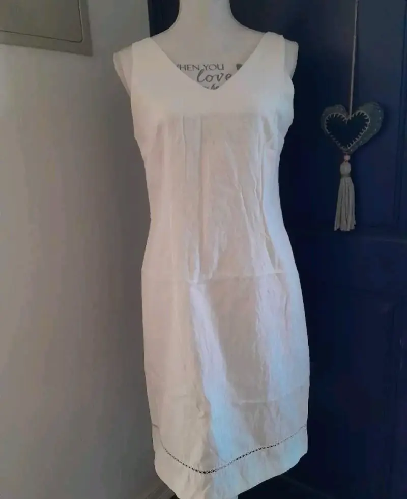 Vestido blanco sin mangas elegante - 3