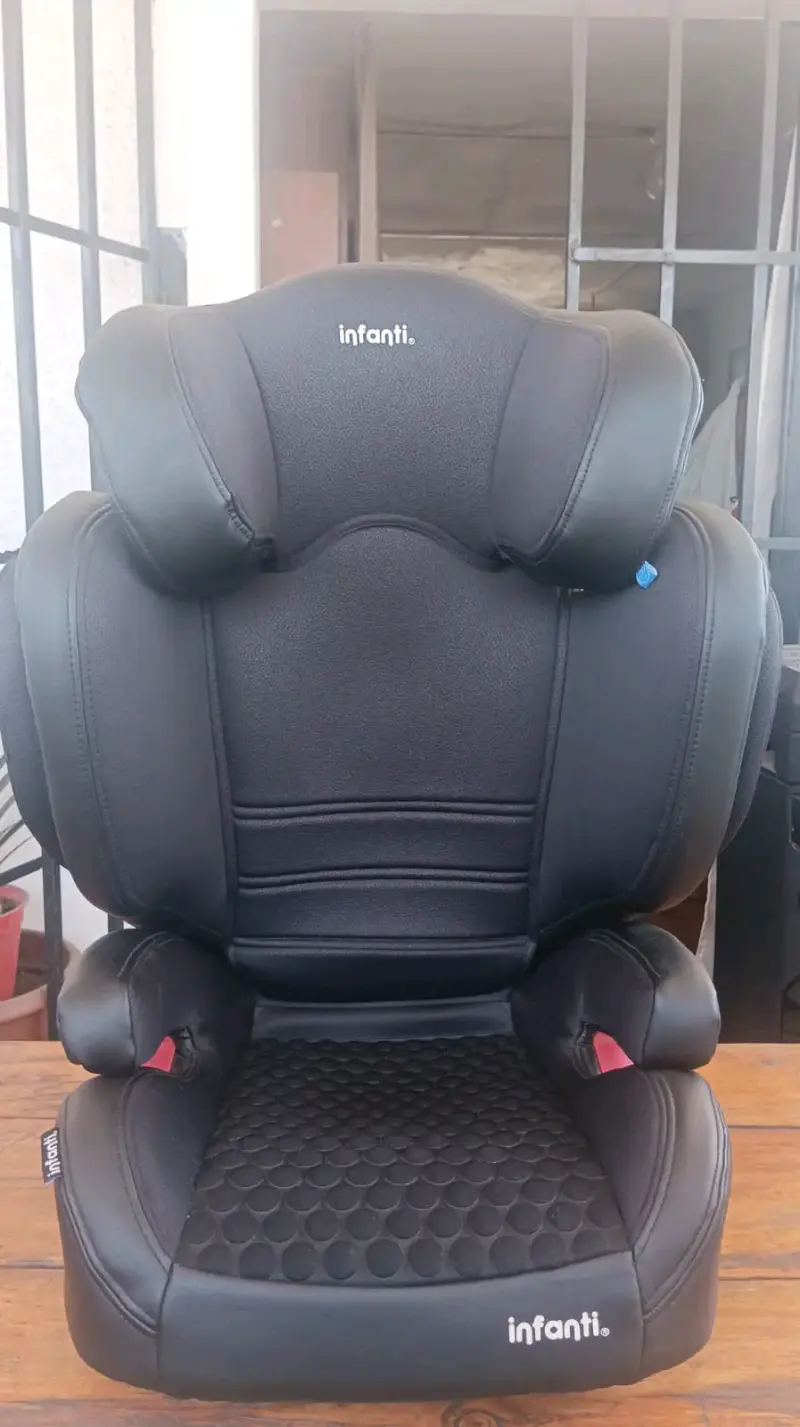 Silla de Auto Infanti Negra para Niños - 1
